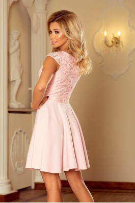 157-4 MARTA Pastelinė rožinė suknelė su nėriniais