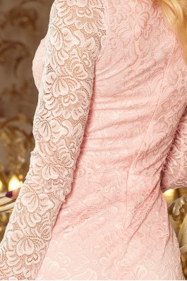170-4 Nėriniuota pastelinė rožinė suknelė su iškirpte